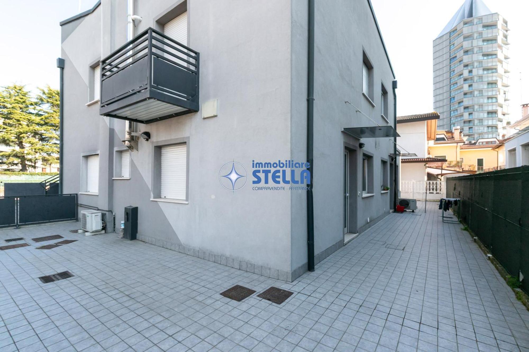 Condominio Milan Лидо-ди-Езоло Экстерьер фото